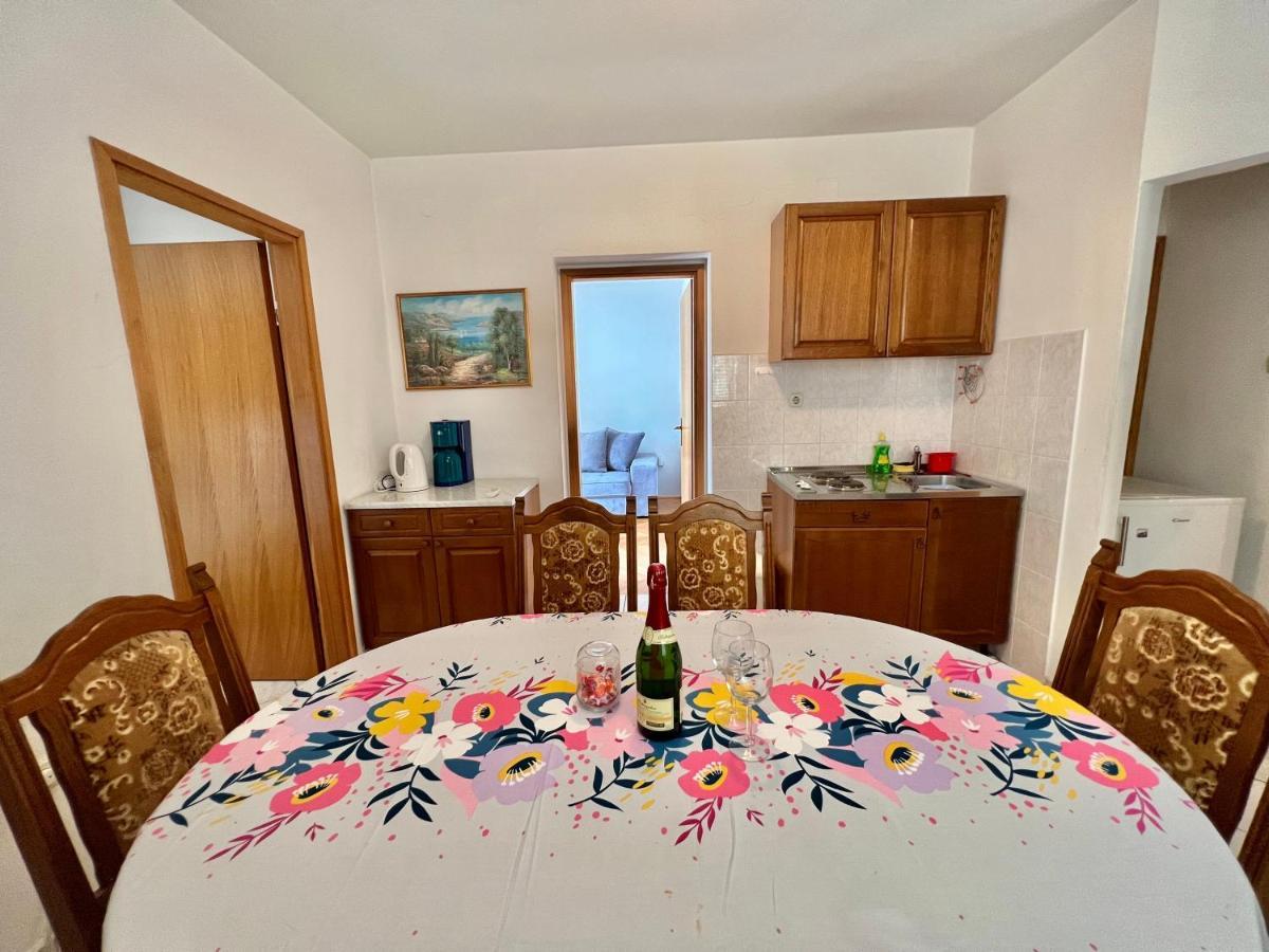 Apartments Jadranka Dramalj Bagian luar foto