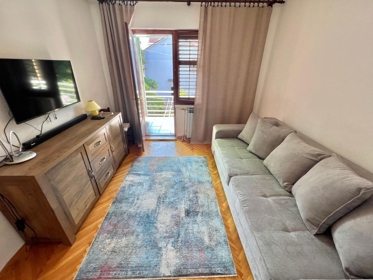 Apartments Jadranka Dramalj Bagian luar foto