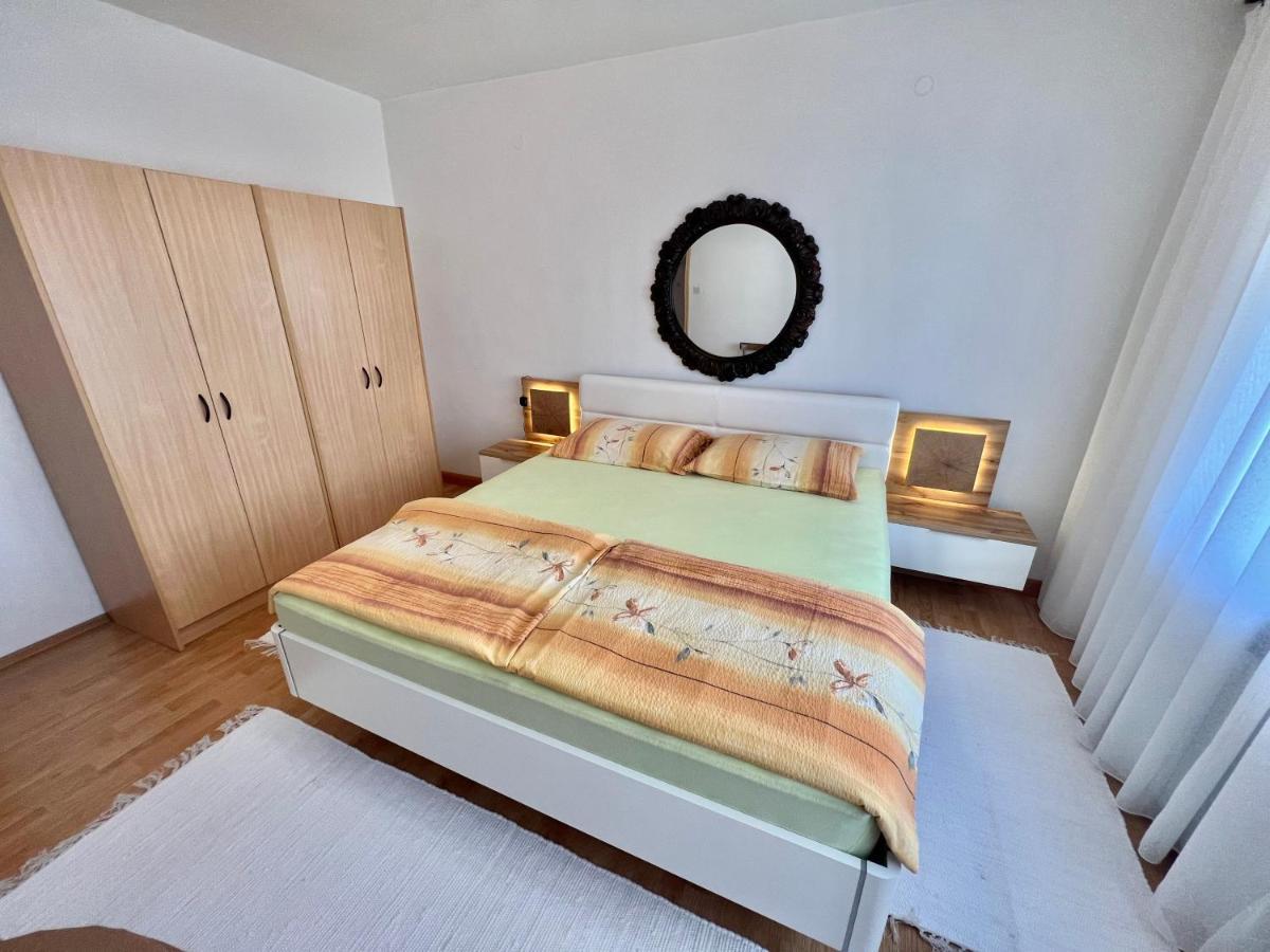Apartments Jadranka Dramalj Bagian luar foto