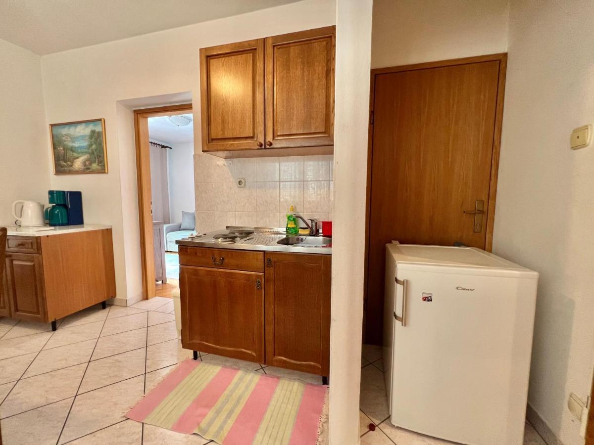 Apartments Jadranka Dramalj Bagian luar foto